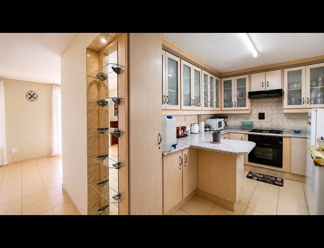 4 BEDROOM HOUSE FOR SALE IN LENASIA
